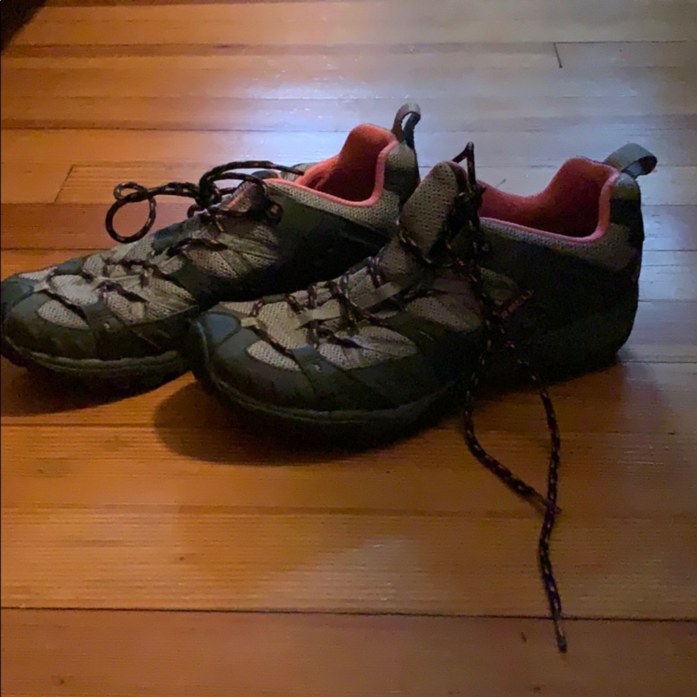 Merrill sneakers/hiking- great condition!